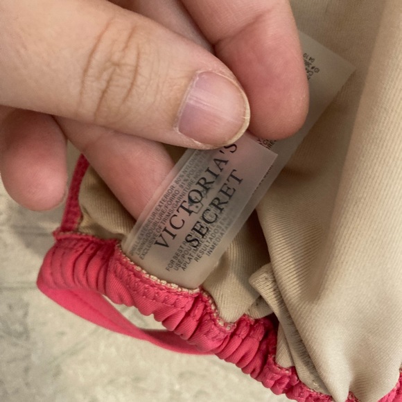 🆕 NWOT Victorias Secret pink bikini top with gold jewel T back detail - Picture 4 of 4
